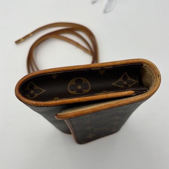 Louis Vuitton Monogram Twin Pochette with COA - Picture 9 of 17